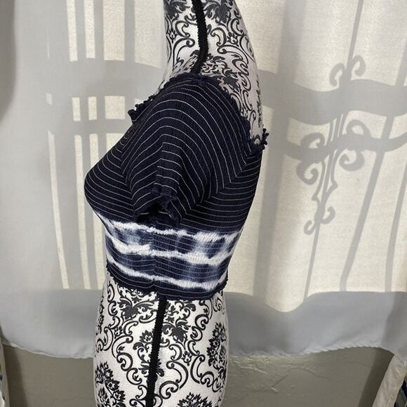 Goa Beachwear by Japna navy tie dyed striped stretchy crop top. size S - Picture 4 of 7